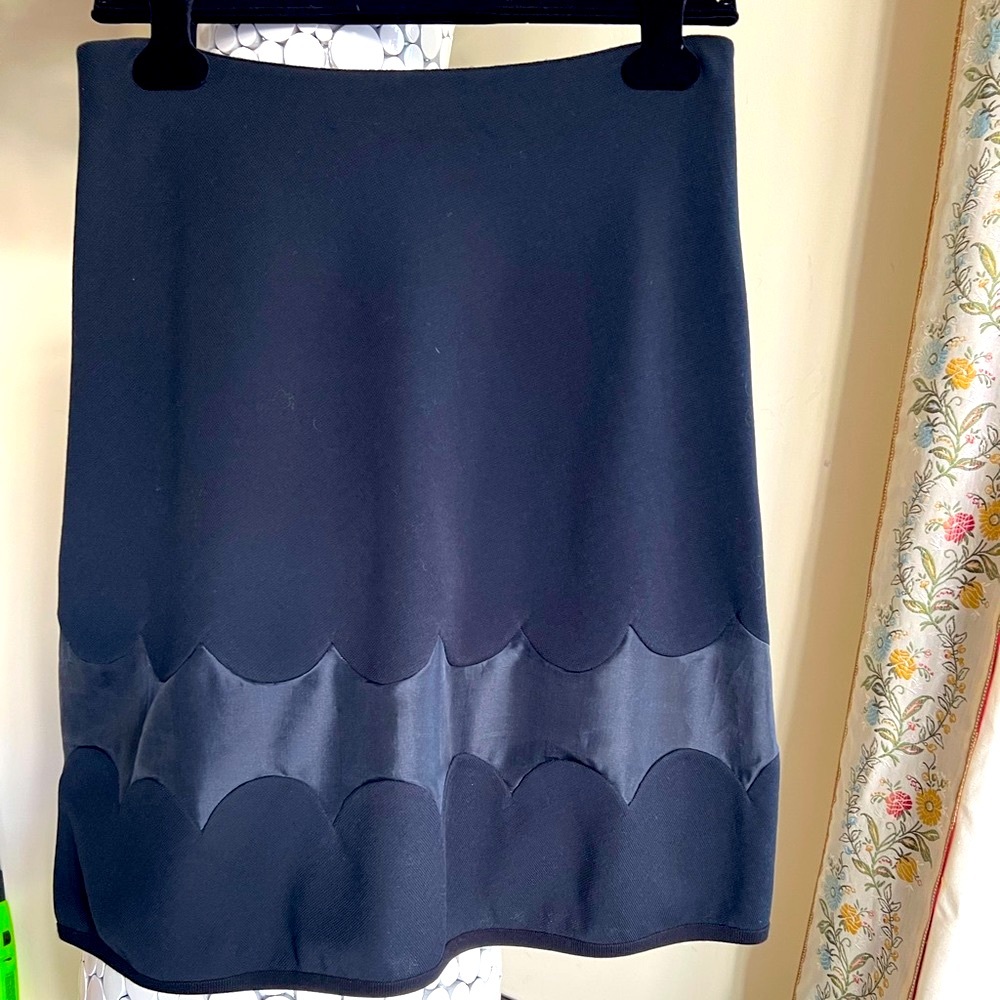 Giambattista Valli skirt Size 42 Silk fabric gives illusion of see through